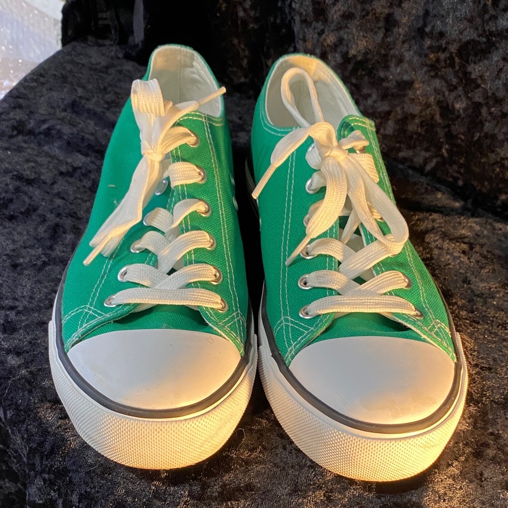Green Canvas Low-Top Sneakers - Unbranded